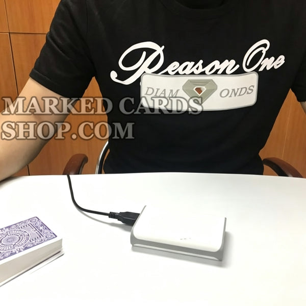 Fotocamera per scanner di carte in movimento con carte contrassegnate con codice a barre per imbrogliare nel poker